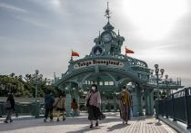 ディズニーランド、全パレード中止による「未入園処理」報告に賛否…「パーク堪能して処理おかしい」「運営側の落ち度」