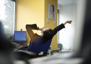 激しい倦怠感で日常生活に支障、「慢性疲労症候群」の可能性…病院でも理解されず悪化も