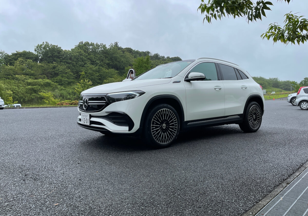 メルセデス「EQA」、想像を裏切る高級感…シティユース前提なのにパワフルで長距離も走破の画像2