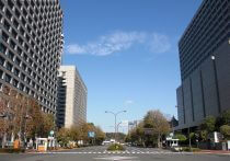 内定者の半数がMARCH級の省庁も…キャリア官僚、私大卒が3割に、東大は減少