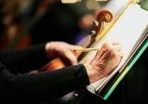 オーケストラもマスク着用で混乱…実は表情でのコミュニケーションが超重要