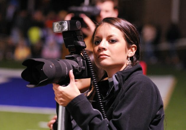 東京五輪の裏で、秘かにカメラメーカーの争いも白熱…ソニーの躍進で勢力図一変の可能性