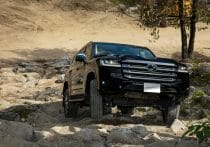 トヨタ、ついにEV本格参入か…先行する日産猛追の構え、迫るEV戦争