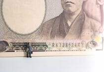 資産5億円あればラクに年利4％→年収2千万円で一生遊んで暮らせる？検証