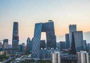 中国の不動産企業、海外債券のデフォルト相次ぐ…世界の不動産バブル崩壊に警戒