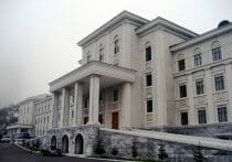 「雇用保険が破綻寸前」は厚労省による世論誘導？給付カットの半面、積立金は激増