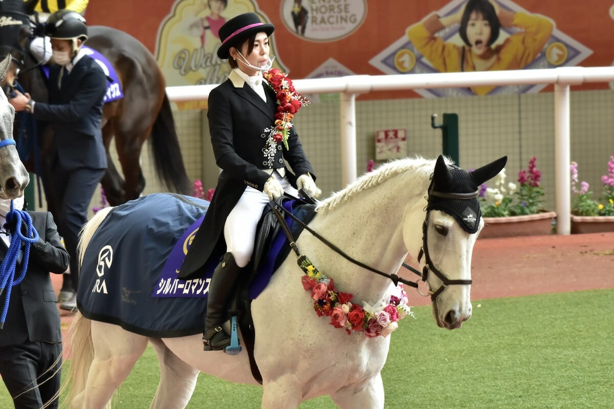 エリザベス女王とディープインパクトの間に意外な繋がり、日本競馬を裏から支えた競馬好きの影響力の画像1