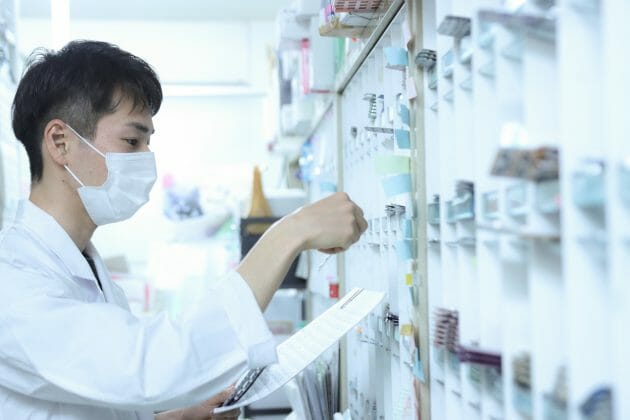 深刻な薬不足で薬局が悲鳴…メーカーの不正発覚が引き金、危機感薄い厚労省