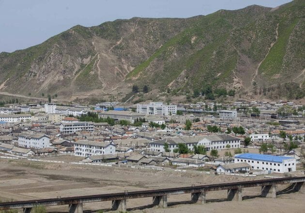 北朝鮮軍の訓練学校、人間や動物の排泄物で一日10キロの堆肥を生産…食糧生産拡大