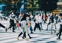 コロナ「オミクロン株の毒性弱い・指定感染症5類へ引き下げ」論への疑問