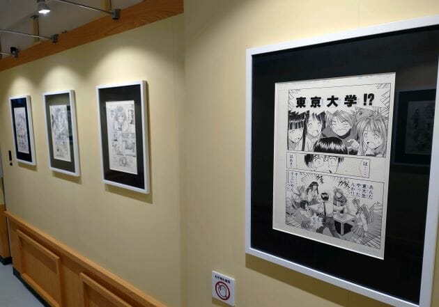 事務所2階には赤松氏が手がけた作品の原画が並ぶ