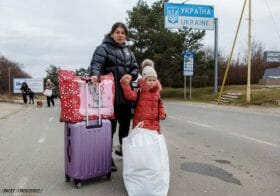 ウクライナ難民、女性や子どもが人身売買組織の標的に…危機一髪で脱した女性の証言