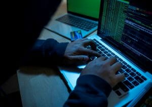 ロシア、サイバー攻撃をウクライナに封じ込まれる…ウクライナ主導でロシアへ攻撃多発