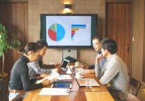 アドビの生成AI、マーケ・キャンペーンの構築時間を10倍・高速化に成功