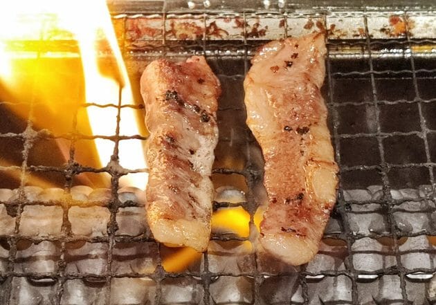 厚切りの焼肉キング・薄切りの焼肉ライク、客から愛される秘密…店舗訪問で発見