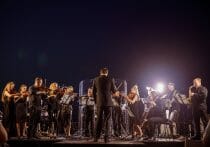 指揮者界の帝王カラヤン、驚愕の指揮法…観客は魅了され、オーケストラ楽員は困惑