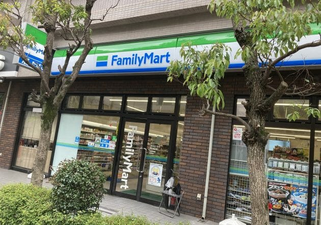 ファミマ、知らずに買うと後悔するかも…油っぽい麻婆丼、しょっぱい冷しラーメン