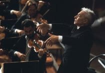 オーケストラの完全に調和した和音は神の領域？わざとタイミングをずらして演奏