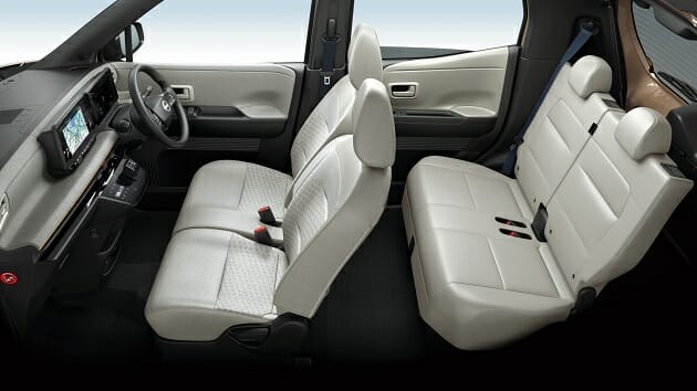 日産の社運かけたEV「さくら」の全貌…乗り心地も操縦性も、軽とは思えぬ高級感の画像4