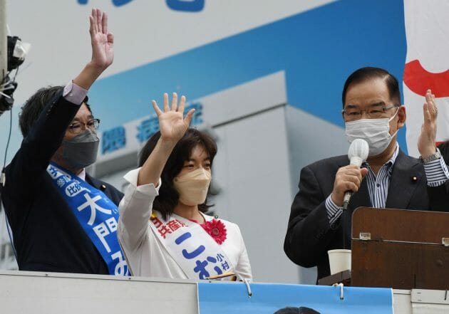 共産党、志位委員長自ら公選法違反を暴露？名前入りタスキで事前運動か