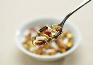 アリナミンで下痢や吐き気、黒酢で中毒、なぜ？知らないと怖い薬の副作用の話