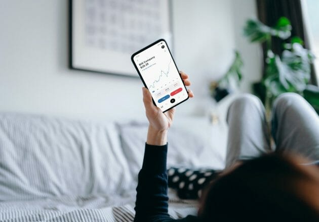 つみたてNISA、ロシア・ウクライナ戦争で暴落…すぐに売って損切りすべき？