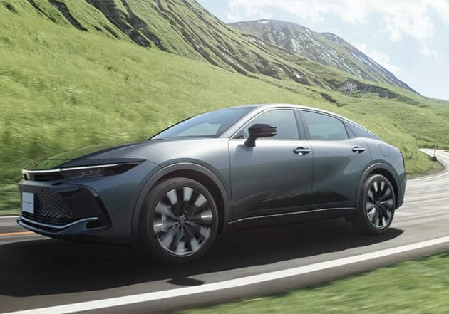 高級セダンの殻を破った新型で、トヨタがあえて「クラウン」の名を残した理由