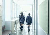 中学教師、新卒でいきなりクラス担任→激務で休職も…生徒指導や保護者対応も