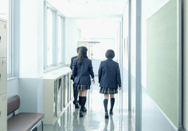 中学教師の激務が想像を絶している原因…一日14時間勤務、授業準備の時間ない
