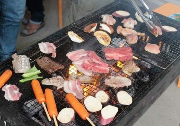 前人未踏の体験ルポ！　豚を飼い育て、出荷して食べる――「肉を食べること」に迫る本