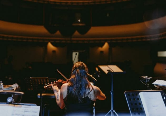 音楽家は一度でも遅刻をしたら干される？意外と重宝する黒のガムテープ