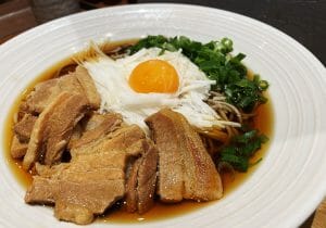 かつや系列の異色専門店「東京とろろそば」の実力は？予想以上に高級感が漂う店内