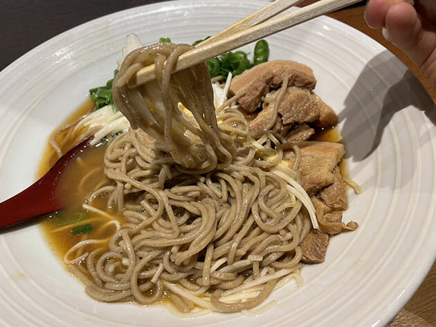 かつや系列の異色専門店「東京とろろそば」の実力は？予想以上に高級感が漂う店内の画像5