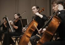 音大の指揮科は、一般人には理解不能な世界？珍妙な指示が飛び、奇妙な光景広がる