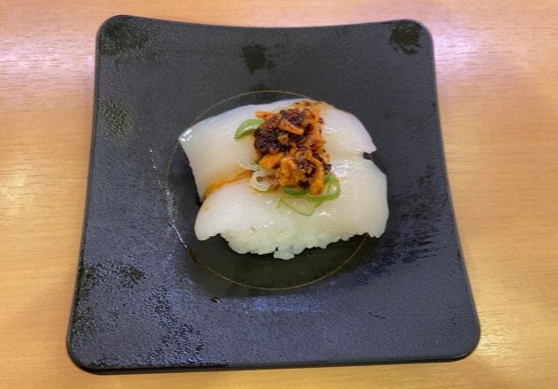 かっぱ寿司「真いかザク旨ラー油」の完成度が高すぎ！回転寿司4店、変わり種対決