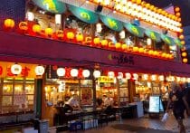 東京・新宿区、車椅子用スロープに車止めブロック設置が物議…意外な経緯が判明