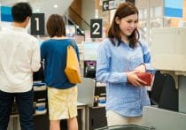 コンビニ、セルフレジで「キャッシュレス決済未完で帰る客」問題…確信犯の客も