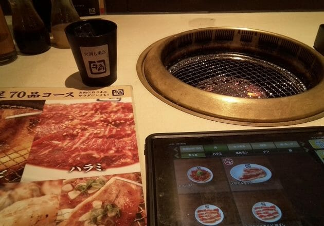 70品食べ放題コースで牛肉3種のみ…牛角をすぐ退店した理由　15分も肉が来ない