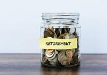 老後資金に意外な落とし穴…定年退職後の医療保険、選び方で数十万円の差に