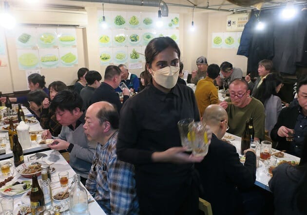 日本人の嗜好に迎合しない「ガチ中華」味坊集団、人気の秘密…羊肉人気も奏功の画像1