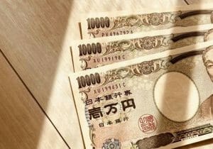 日本の平均年収443万円でも中流の生活が絶望的な現実…親子3人で月10万円赤字