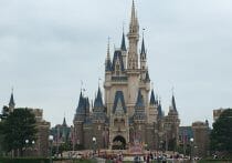 USJ、クルーに55歳以上を積極採用のしたたかな狙い…ハローワークでも募集