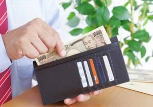 なぜお金が貯まる人はセールで買わない？育ちがいい人の「お金の使い方」の共通点