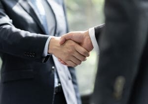 社長「無給で働いてくれた社員。病死したけど僕の仲間」美談が波紋…真相を聞いた