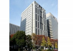 平均年収700万円台…最難関・弁護士は割に合わないのか 資格取得まで最低7年勉強