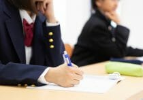 近鉄・小学生向け駅業務体験が「ブラックすぎる」と話題…料金3万円、睡眠4時間