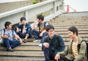 異性の前で不適切な発言…「男子校・女子校は社会規範の習得に難が生じる」説を考察