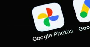 Googleフォトに保存された写真を並べ替える方法 – スマホとパソコンの手順を解説