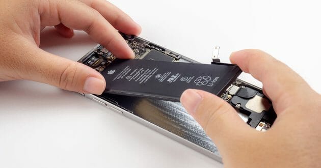 スマホのバッテリー交換は自分でも行える？ 注意点やメリット・デメリットは