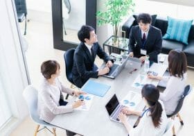 「内向的な性格」のままで存在感を発揮し主役になれる逆転の競争戦略